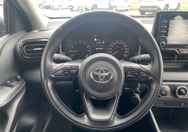 Toyota Yaris cena 63900 przebieg: 121529, rok produkcji 2022 z Brwinów małe 254